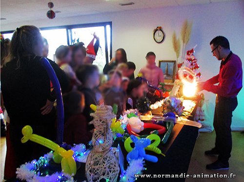 animation noel Manche Calvados Orne sculpteur magicien sculpture ballon