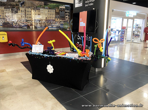 Animation e.leclerc granville operation commerciale jeux concour galerie marchande animateur présentateur magicien ballon manche calvados
